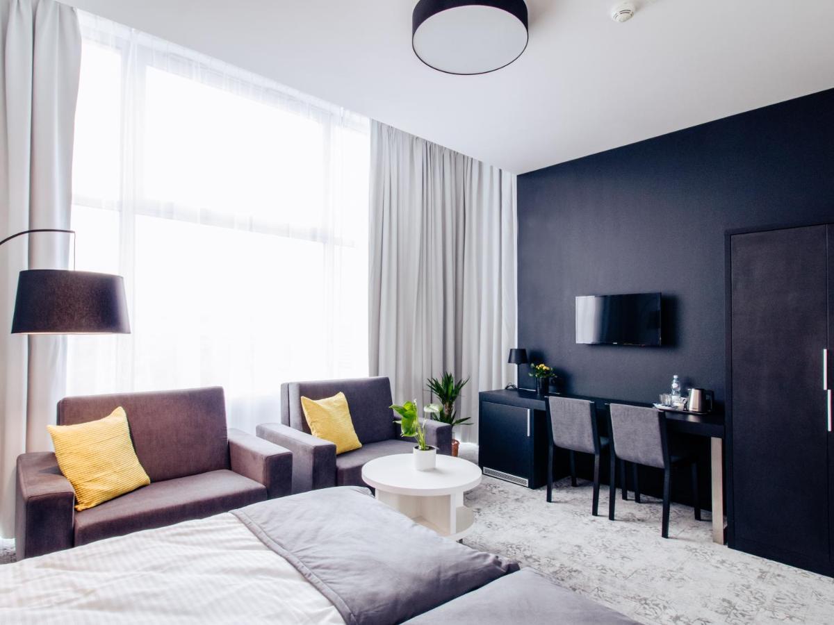 Hotel Absolwent Gostyń المظهر الخارجي الصورة